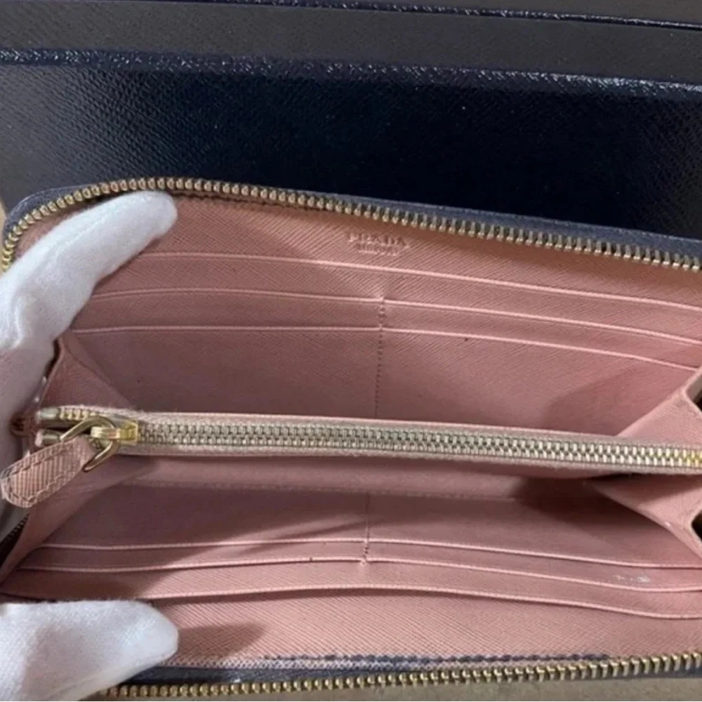 PRADA Iridescent Black Leather Pink Interior Wallet - Picture 6 of 7